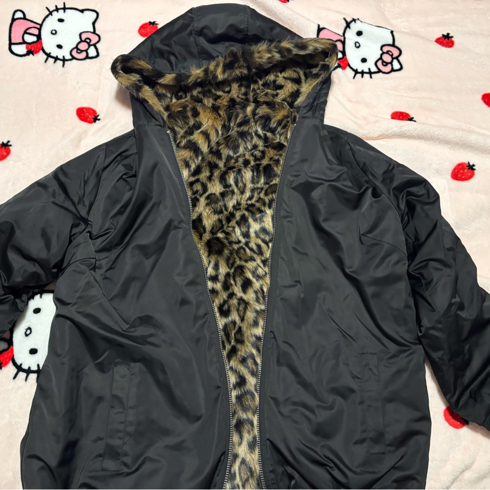 American Eagle Outfitters Black Puffer with Leopard Interior